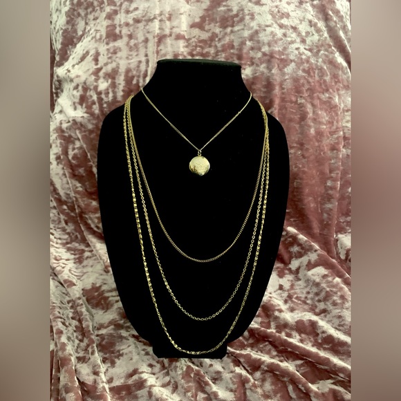 Vintage Jewelry - Vintage Locket 5-Layer Chain Locket Necklace